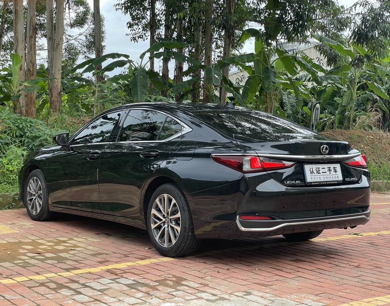 Lexus ES - фото 3