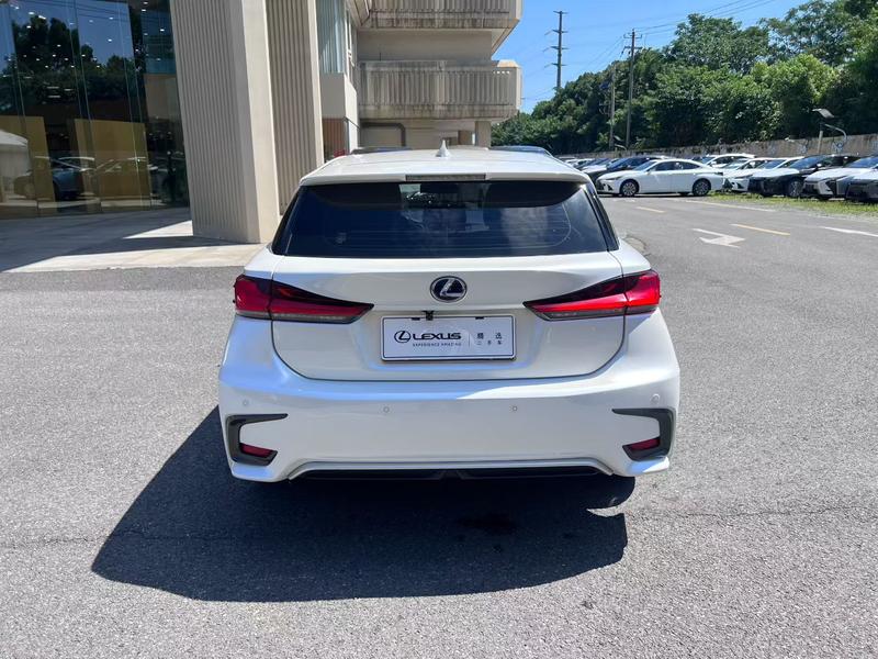 Lexus CT - фото 4