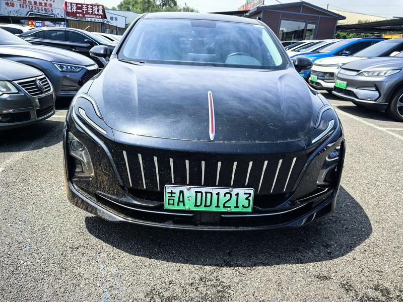 Hongqi E-QM5 - фото 1