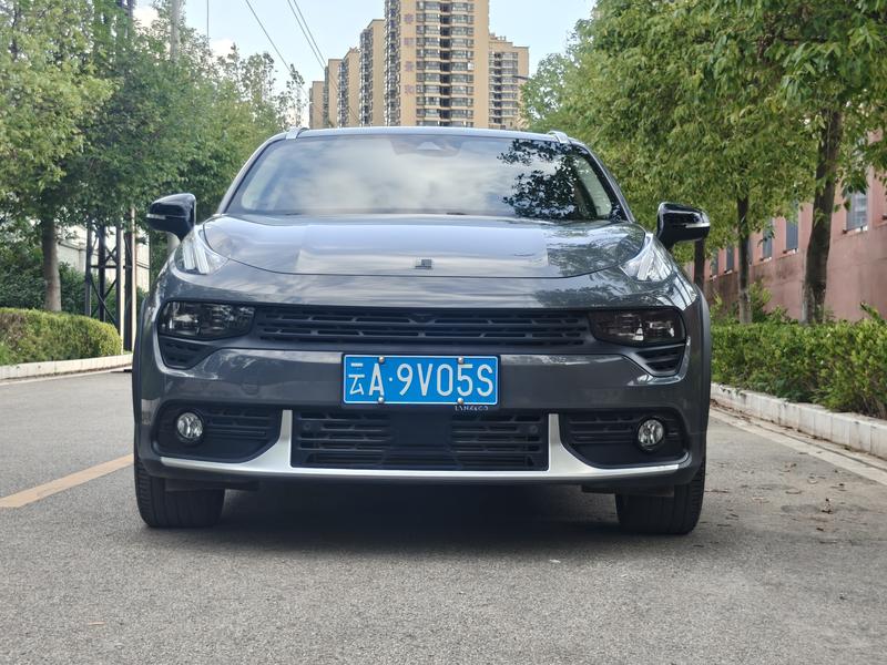 Lynk & Co 02 - фото 1