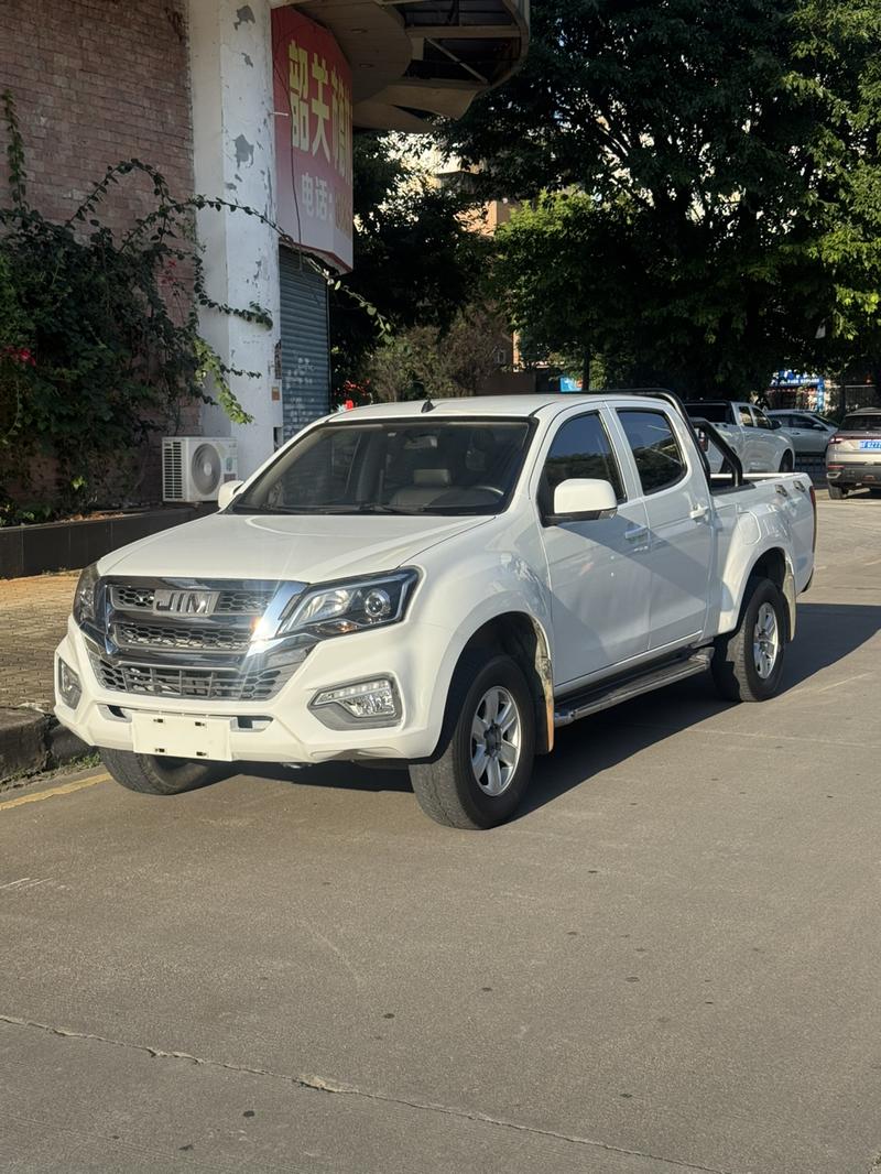 Isuzu RE-MAX - фото 0