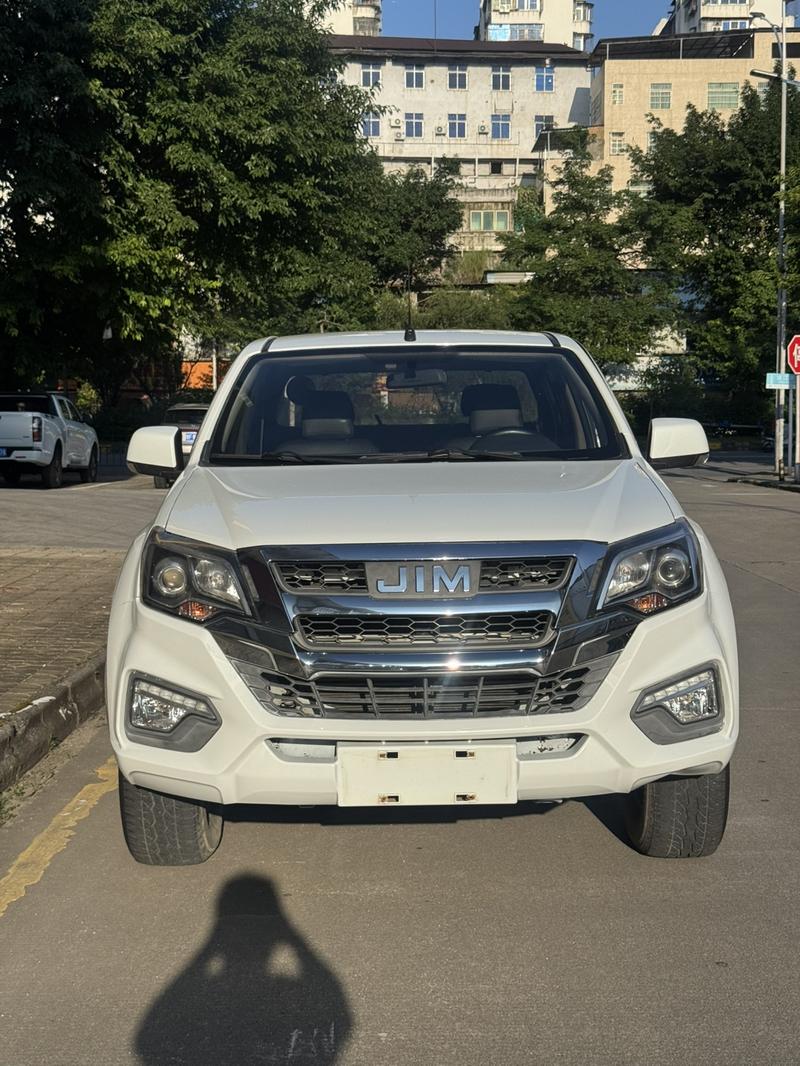 Isuzu RE-MAX - фото 1