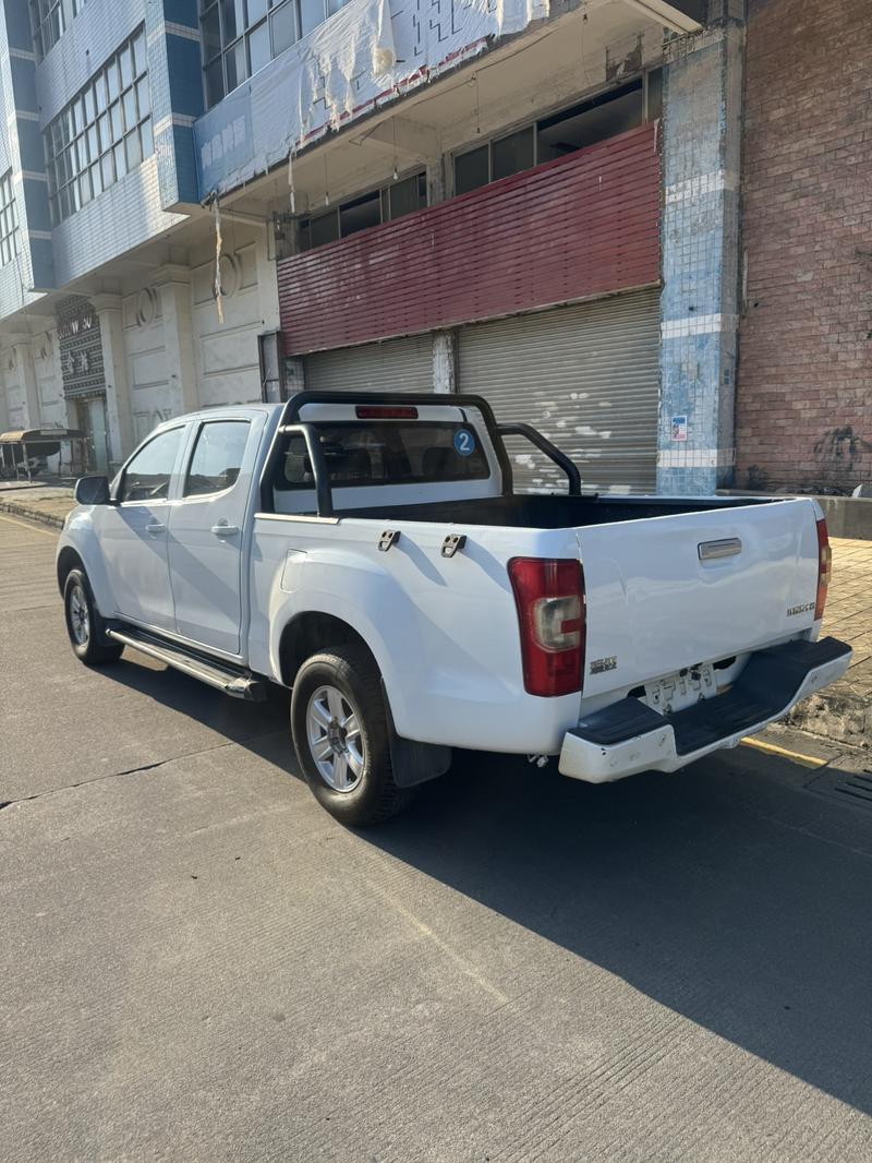 Isuzu RE-MAX - фото 3