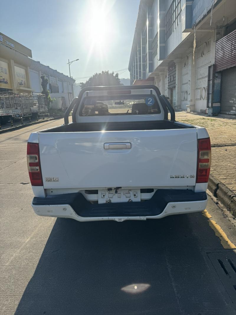 Isuzu RE-MAX - фото 4