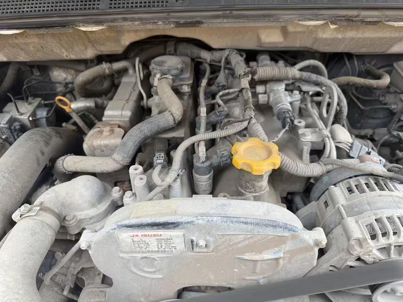 Isuzu RE-MAX - фото 2
