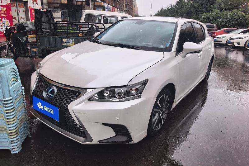 Lexus CT - фото 0