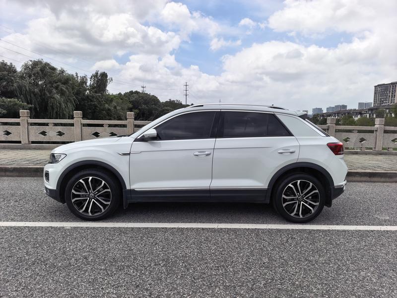 Volkswagen T-Roc - фото 3