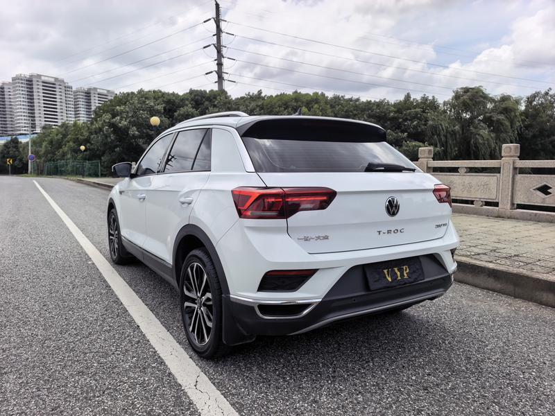Volkswagen T-Roc - фото 4