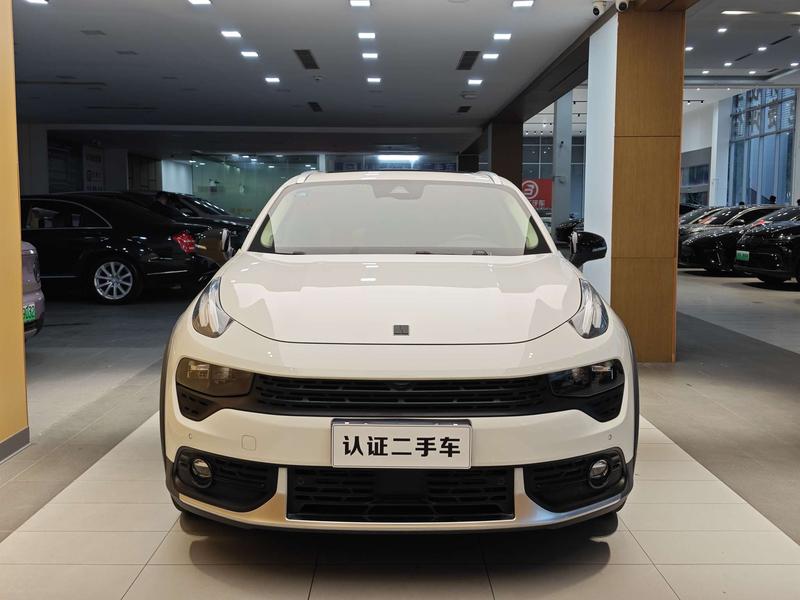 Lynk & Co 02 - фото 1