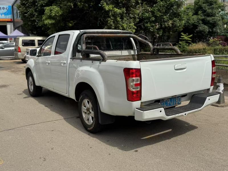 Isuzu RE-MAX - фото 3