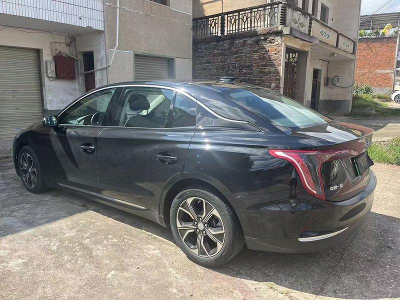 Hongqi E-QM5 - фото 4