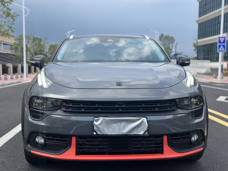 Lynk & Co 02 - фото 1
