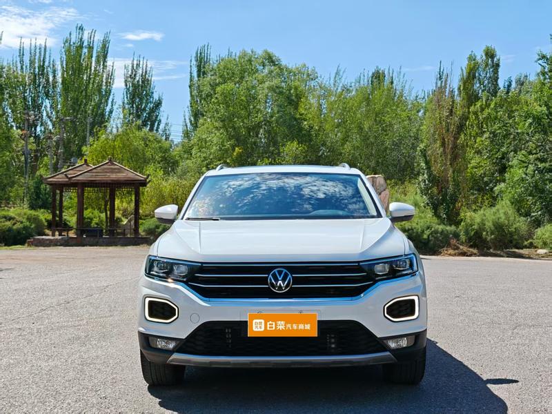 Volkswagen T-Roc - фото 1