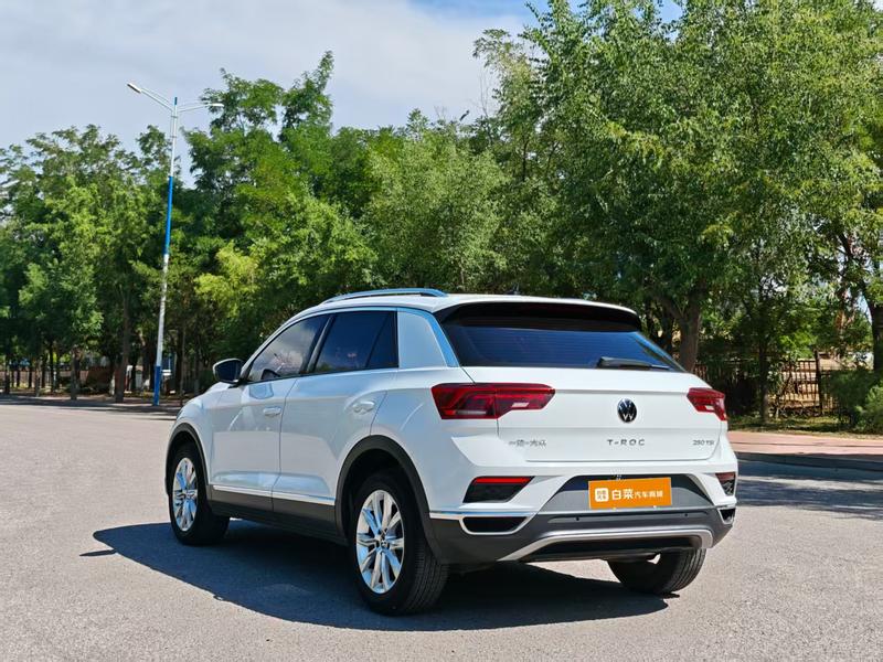 Volkswagen T-Roc - фото 3