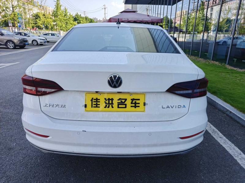 Volkswagen Lavida - фото 4