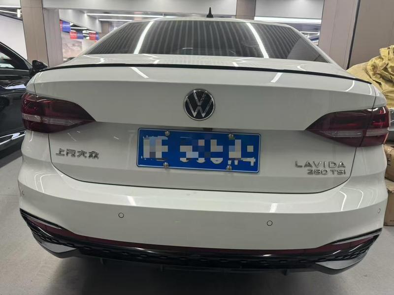 Volkswagen Lavida - фото 4