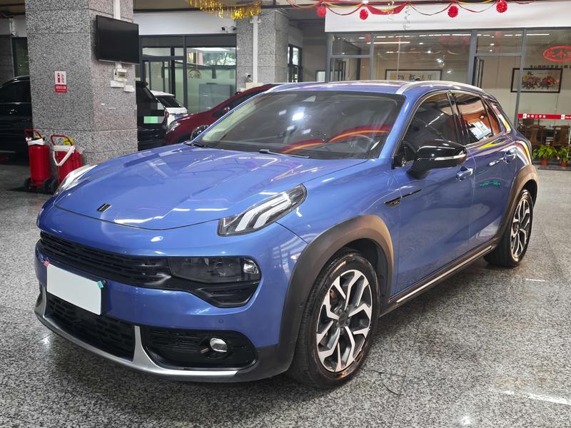 Lynk & Co 02 - фото 0