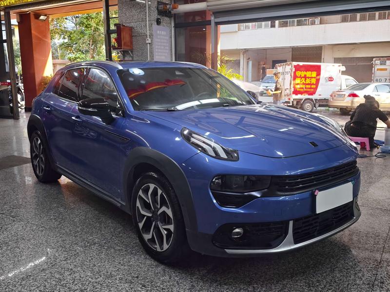 Lynk & Co 02 - фото 2