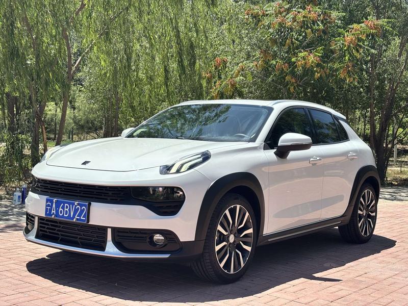 Lynk & Co 02 - фото 0