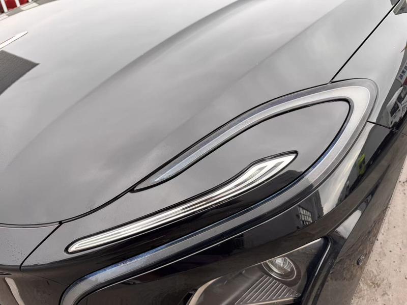 Hongqi E-QM5 - фото 2