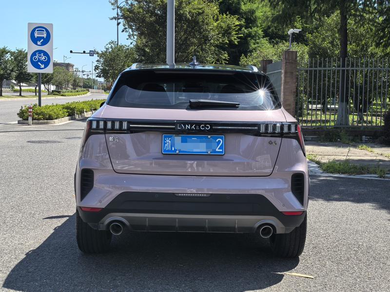 Lynk & Co 06 - фото 4