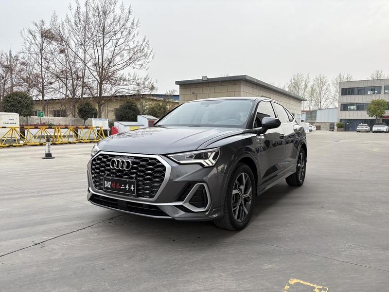 Audi Q3 Sportback - фото 0