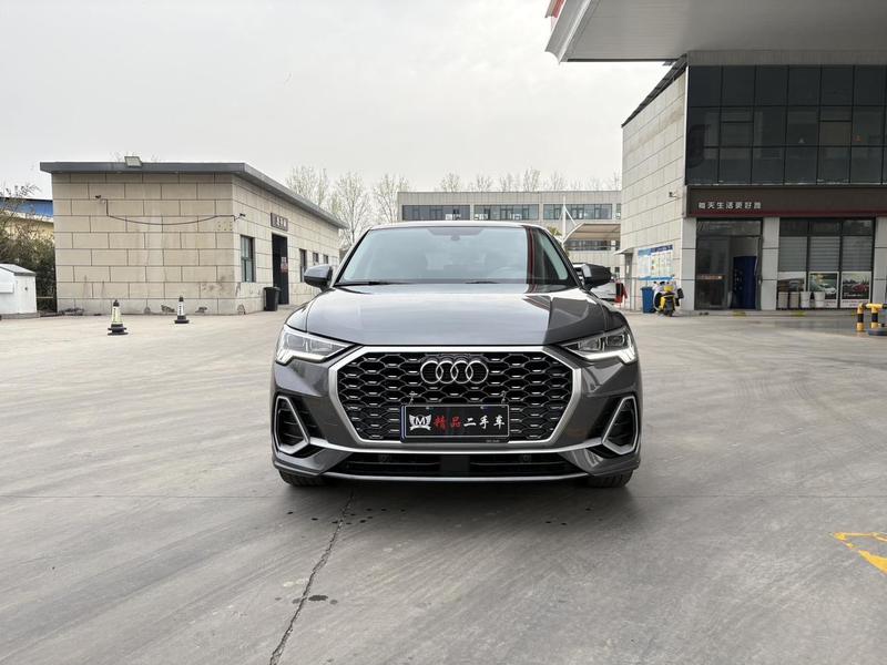 Audi Q3 Sportback - фото 1