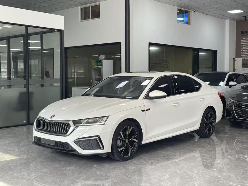 Skoda Octavia - фото 0