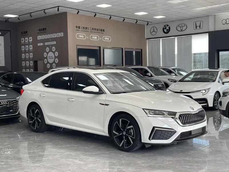 Skoda Octavia - фото 2
