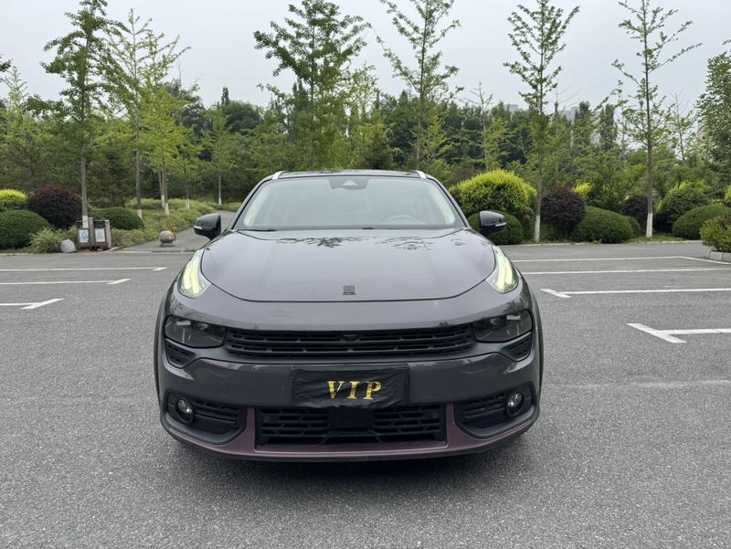 Lynk & Co 02 - фото 1
