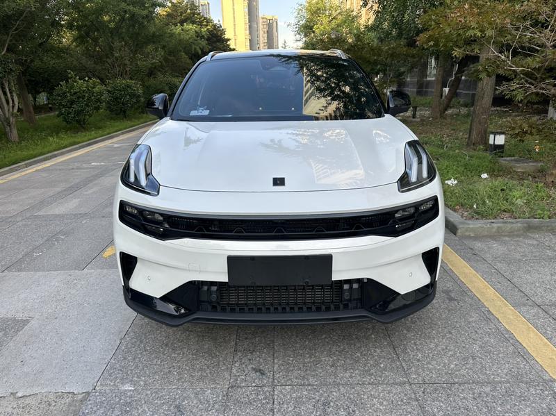 Lynk & Co 06 - фото 1