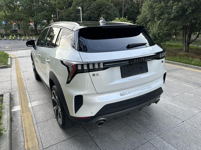 Lynk & Co 06 - фото 3