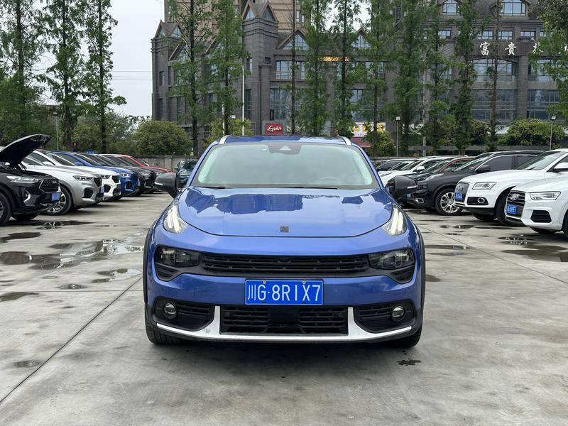 Lynk & Co 02 - фото 1