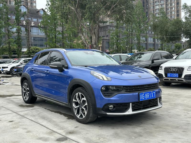 Lynk & Co 02 - фото 2