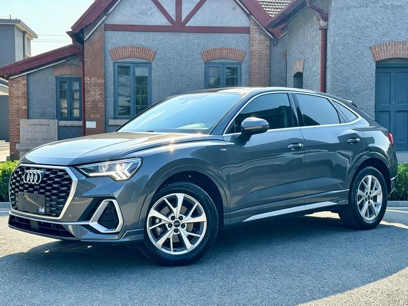 Audi Q3 Sportback - фото 0