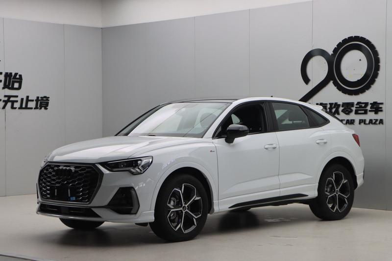 Audi Q3 Sportback - фото 0