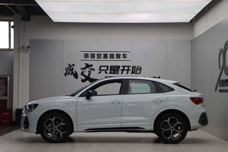 Audi Q3 Sportback - фото 3
