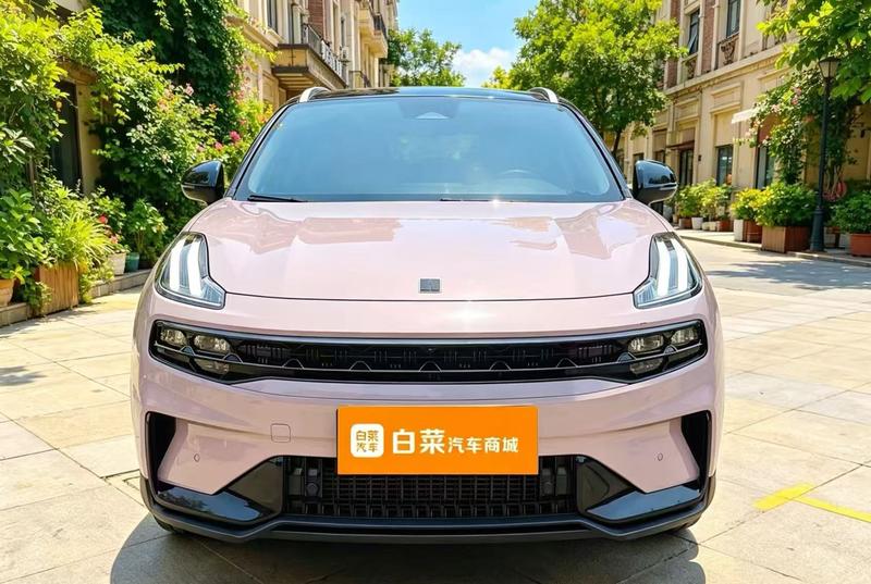 Lynk & Co 06 - фото 1