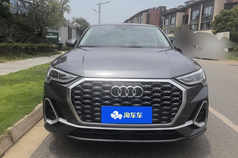 Audi Q3 Sportback - фото 1
