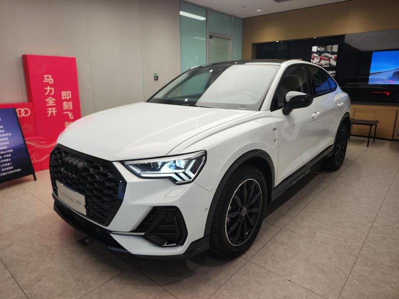 Audi Q3 Sportback - фото 0