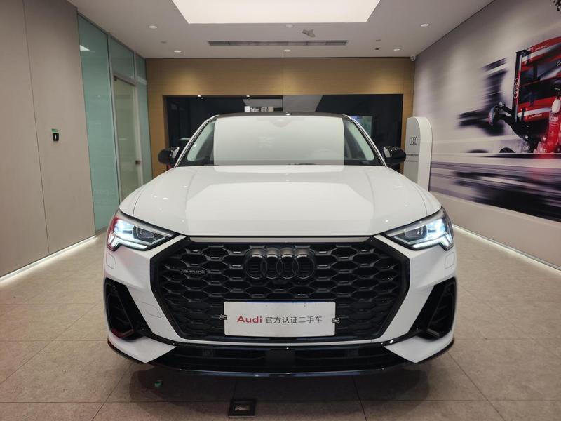 Audi Q3 Sportback - фото 1