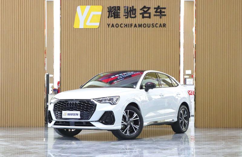 Audi Q3 Sportback - фото 0