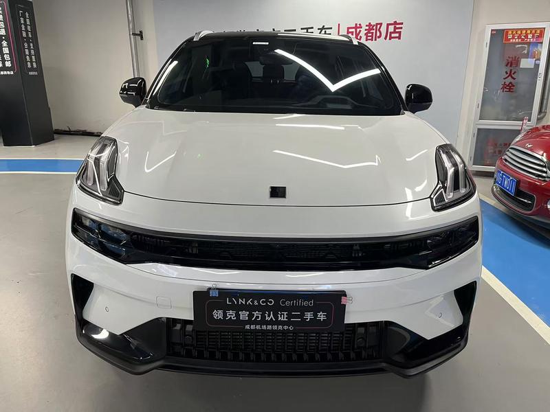 Lynk & Co 06 - фото 1