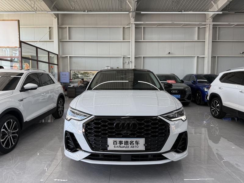 Audi Q3 Sportback - фото 1