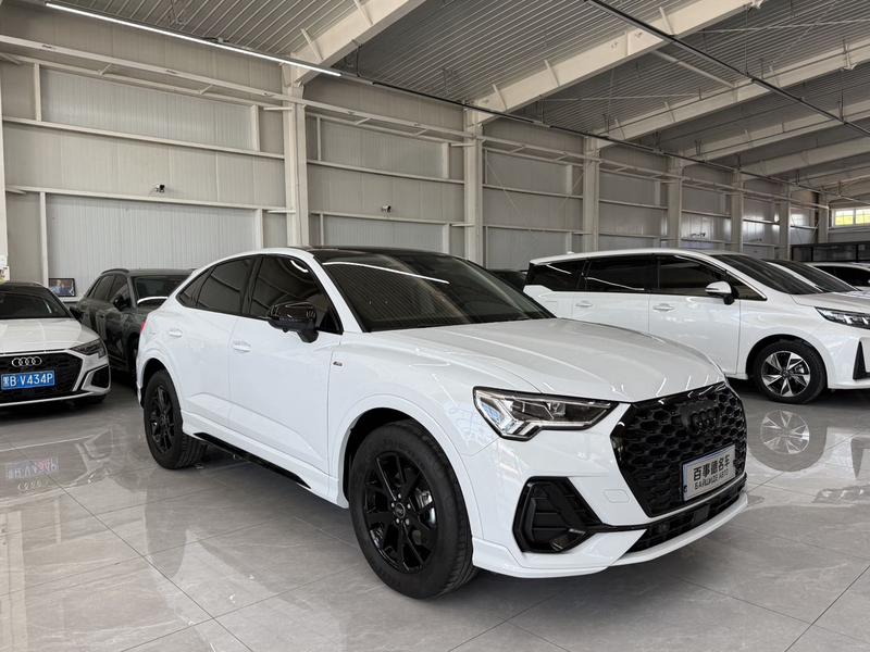 Audi Q3 Sportback - фото 2