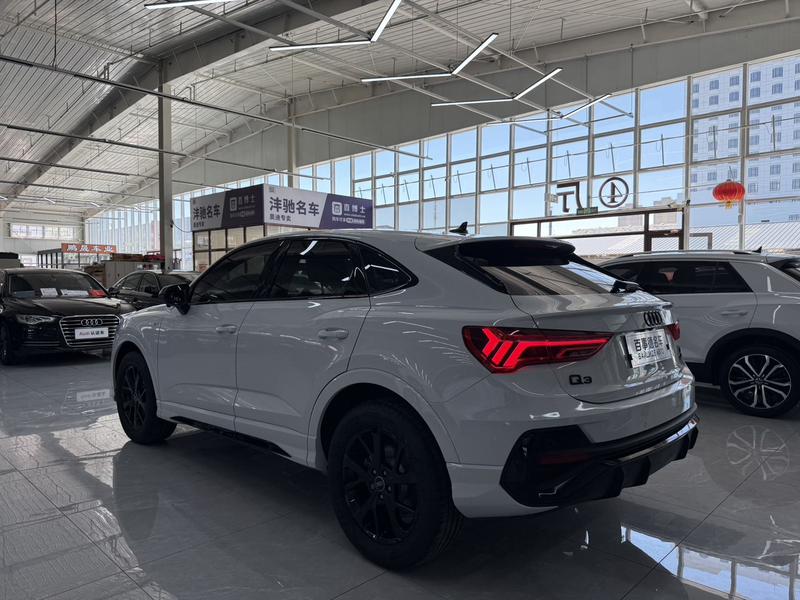 Audi Q3 Sportback - фото 3