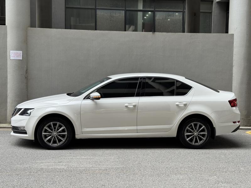Skoda Octavia - фото 2