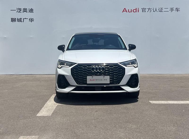Audi Q3 Sportback - фото 1