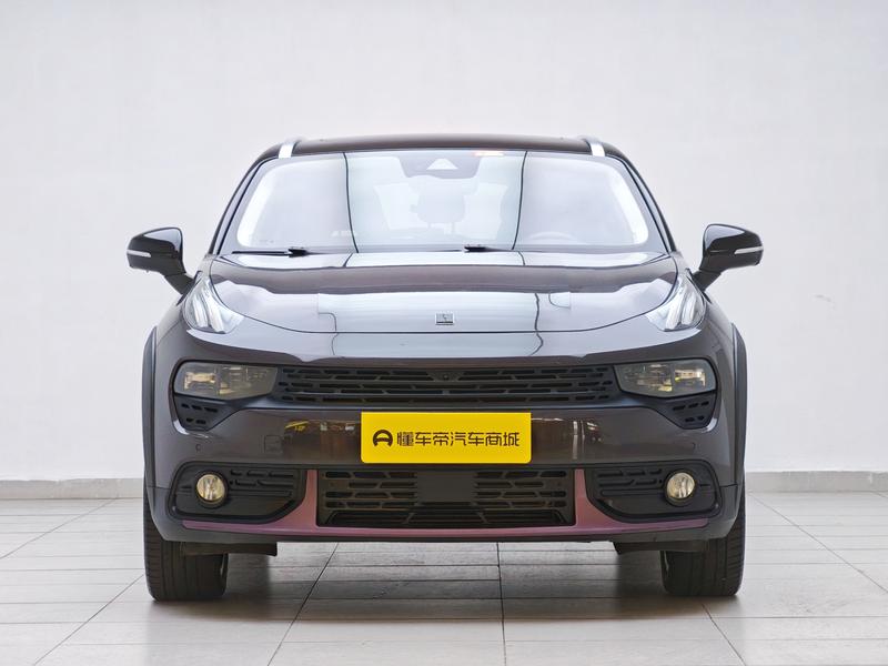 Lynk & Co 02 - фото 1