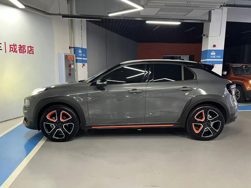 Lynk & Co 02 - фото 3